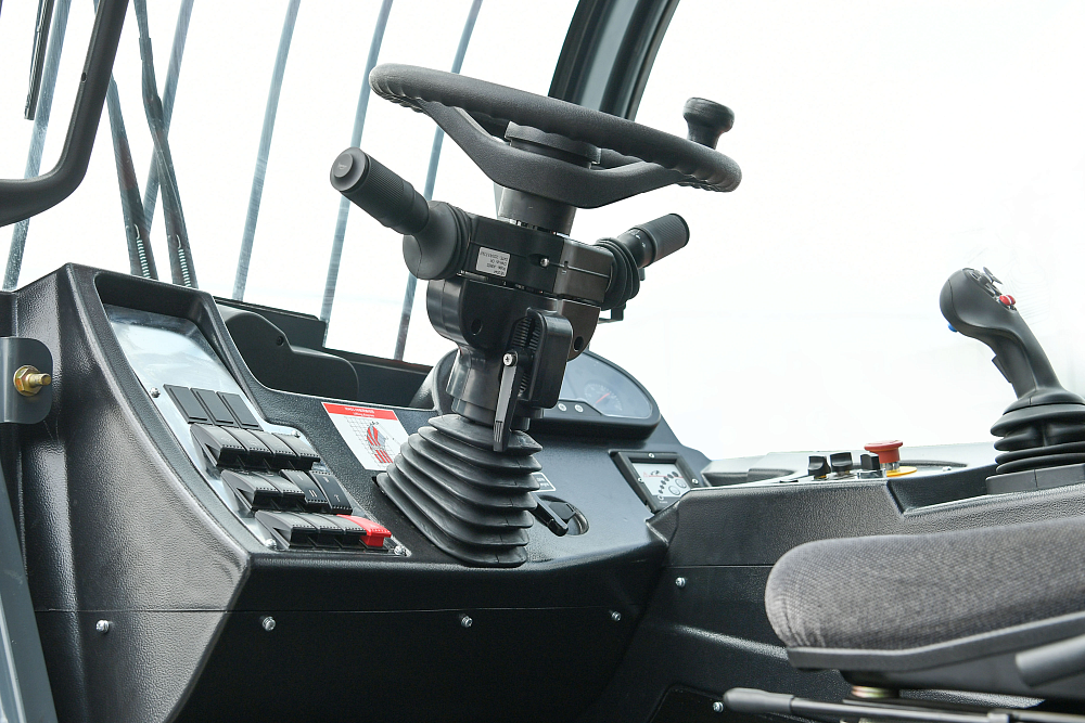 Телескопический погрузчик Heli 35THCJ17-CUS/L (35H130-170S-С3) на Кавказе